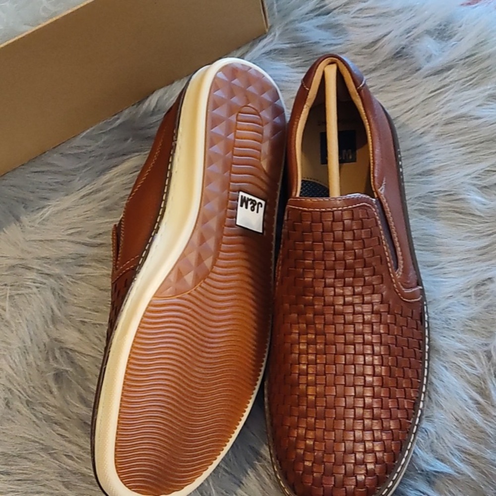 New Johnston & Murphy Men's Size 9 Woven Leather Loafers.